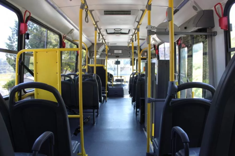 Homem sequestra ônibus e ataca motorista após série de crimes em Belo Horizonte