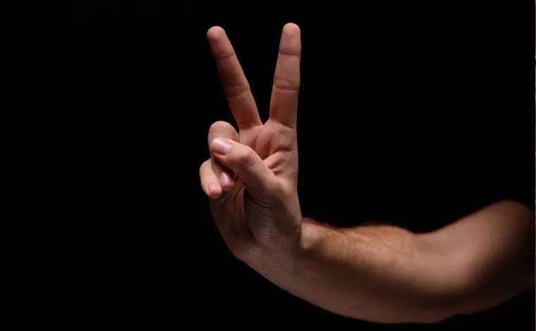 Jovem é sequestrado e morto após gesto “dois” no Cabana do Pai Tomás