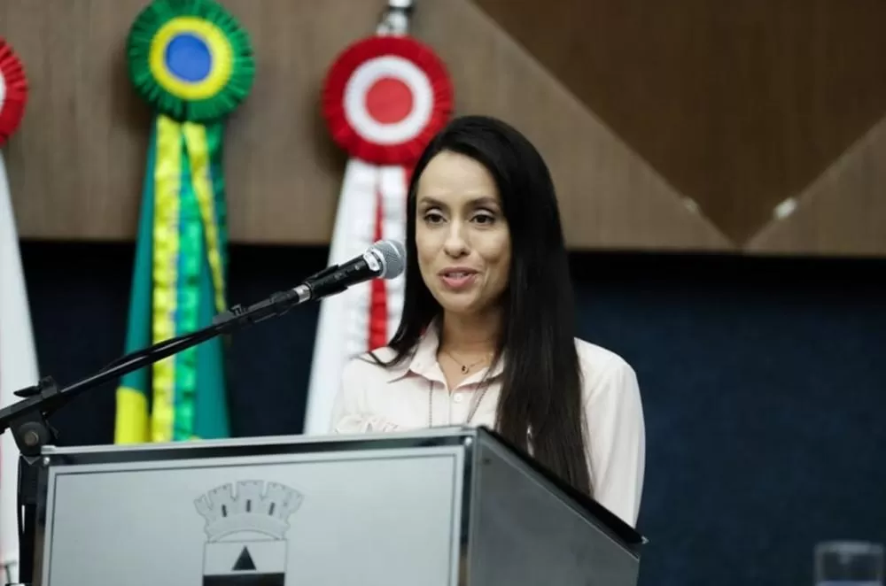 Delegada ligada a assassino de gari tem licença médica prorrogada até dezembro