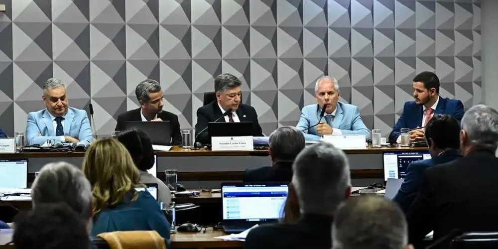 Ex-presidente do INSS se negou a responder relator da CPI e causou impasse em sessão no Congresso