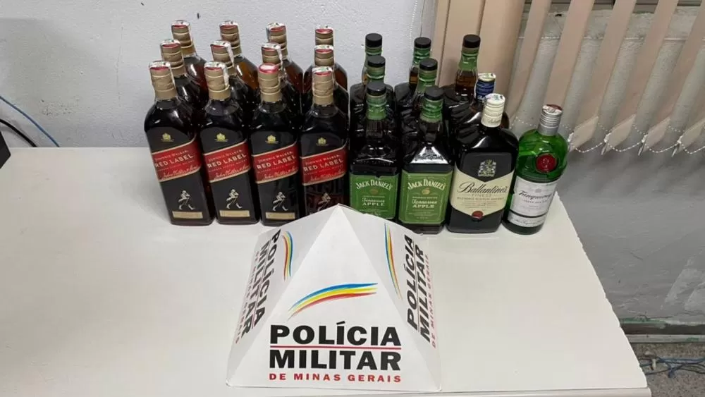 Homem é preso com 22 garrafas de bebidas falsificadas em Ribeirão das Neves