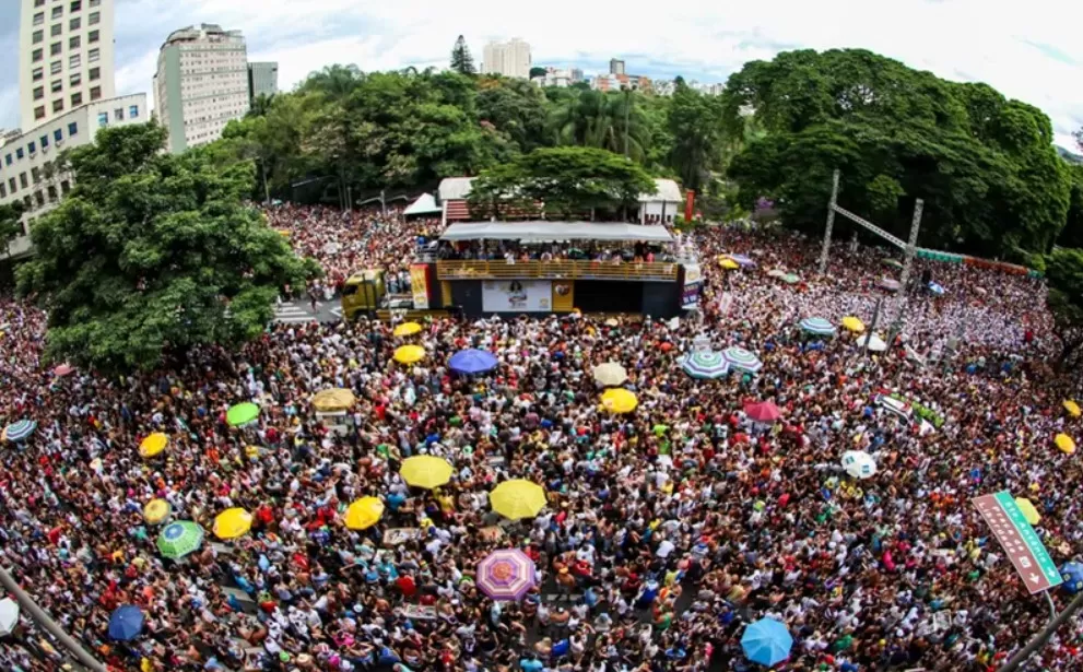 Prefeitura de BH amplia investimento e vai repassar R$ 3,2 milhões a blocos de Carnaval em 2026