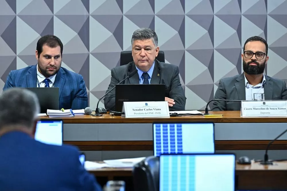 Carlos Viana critica STF por “habeas corpus seletivos” durante sessão da CPMI do INSS