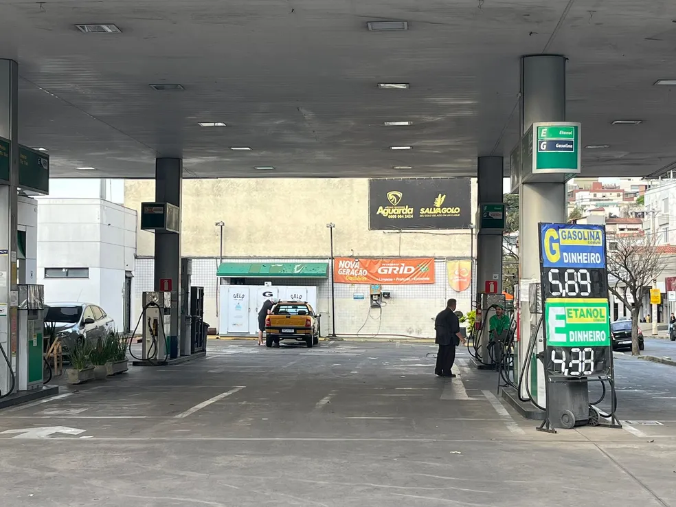Preço da gasolina dispara na RMBH e litro chega a R$ 6,39