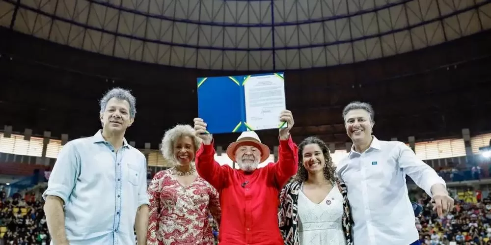 Governo investe R$ 108 milhões em cursinhos populares para ampliar acesso ao ensino superior