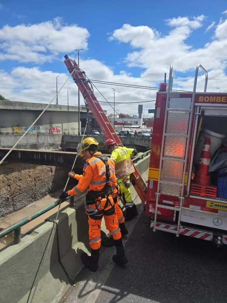 Homem é encontrado morto às margens do Ribeirão Arrudas, em Belo Horizonte