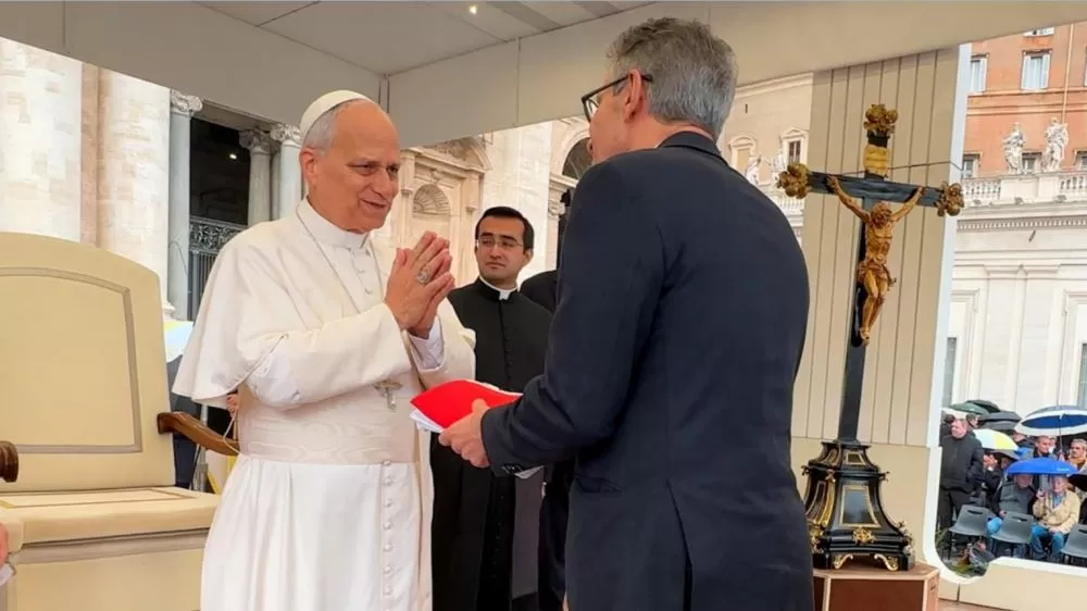 Zema se reúne com Papa Leão XIV no Vaticano e recebe bênção especial para Minas Gerais