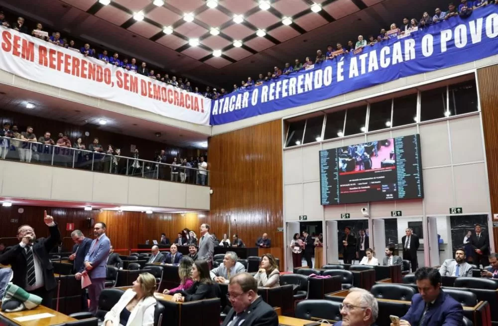 Assembleia de Minas aprova PEC que retira referendo e abre caminho para privatização da Copasa