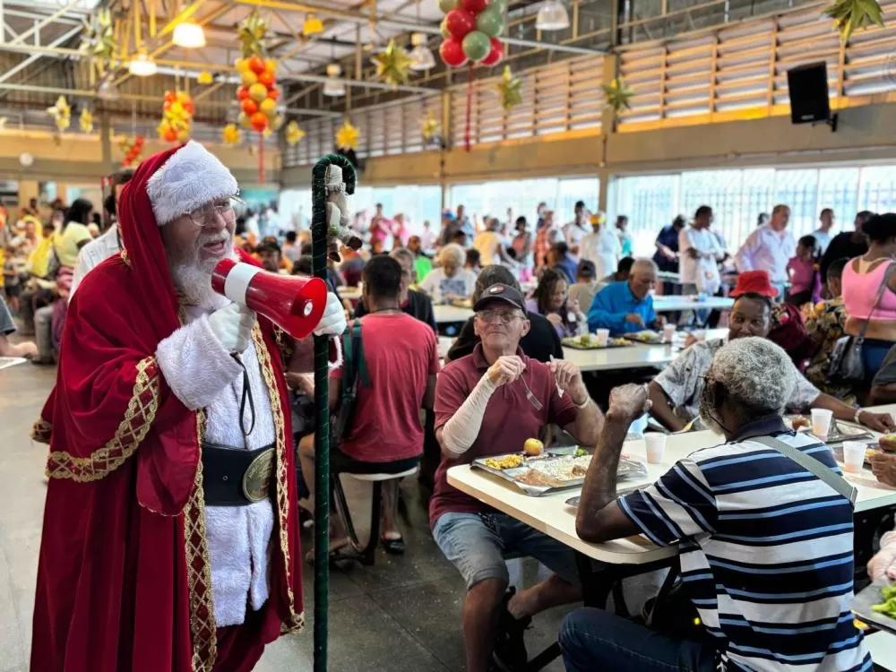 Almoço de Natal dos restaurantes populares de BH deve atender cerca de 3 mil pessoas