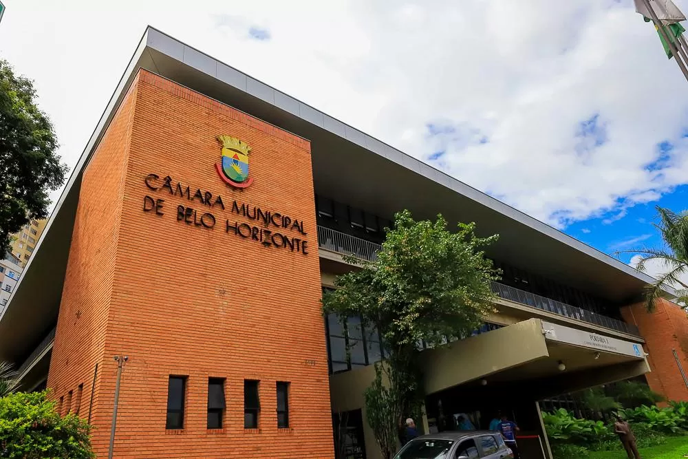 Câmara de Belo Horizonte inicia fase de oitivas em processo contra Lucas Ganem