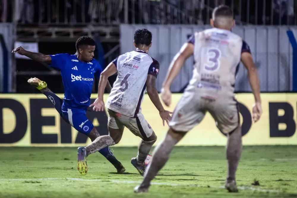 Cruzeiro recebe o Coritiba buscando a primeira vitória no Brasileirão e sair da zona de rebaixamento