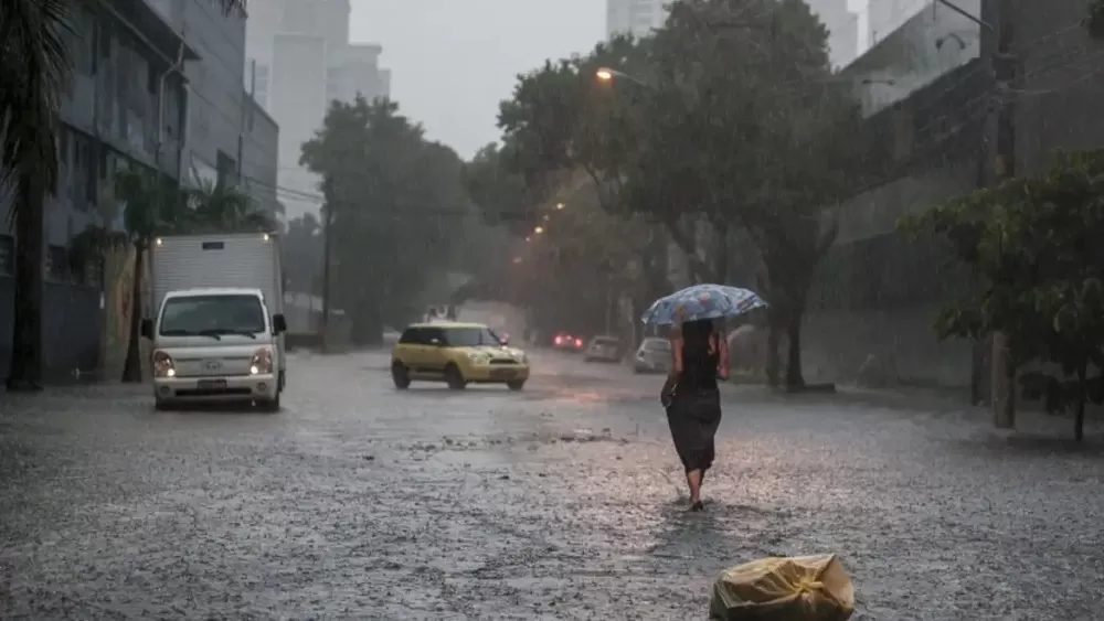 Chuva intensa mantém MG em alerta: mais de 720 cidades sob aviso do Inmet até quarta-feira