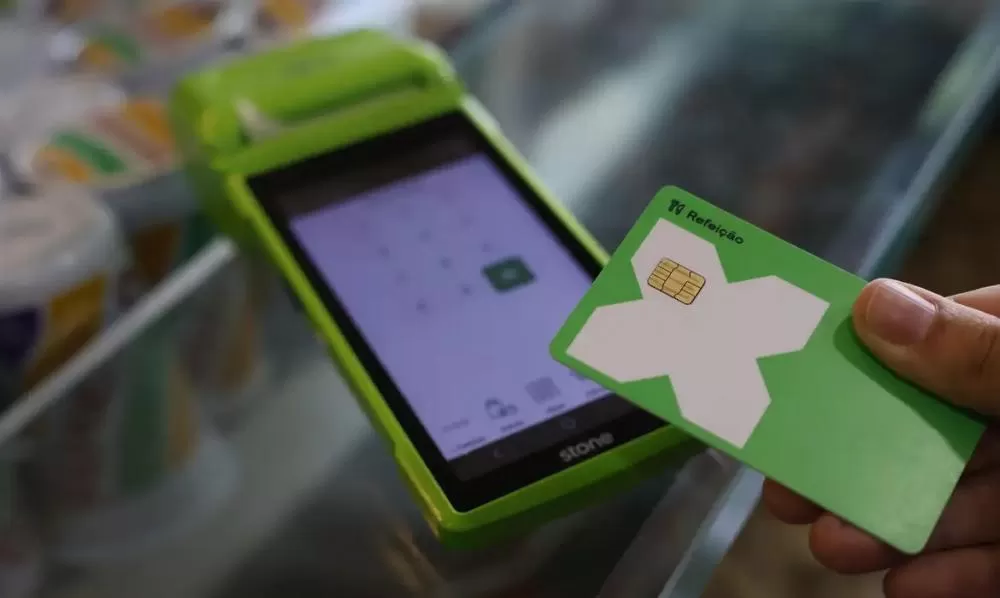 Novas regras do vale-refeição e alimentação mudam mercado e levantam dúvidas sobre impacto nos preços