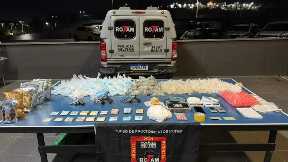 Ação da ROTAM apreende 4,4 mil pinos de cocaína, ‘maconha turbinada’ e ecstasy em Ribeirão das Neves