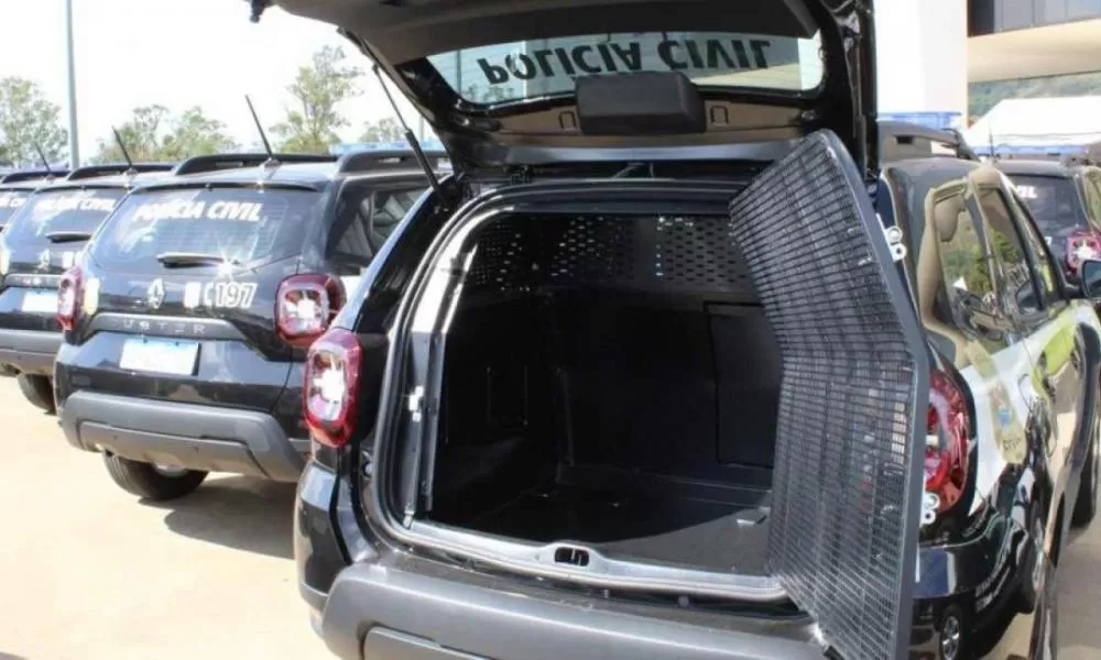 Influencer que promovia rifas é alvo de operação e tem carros avaliados em R$ 4 mi apreendidos em Santa Luzia