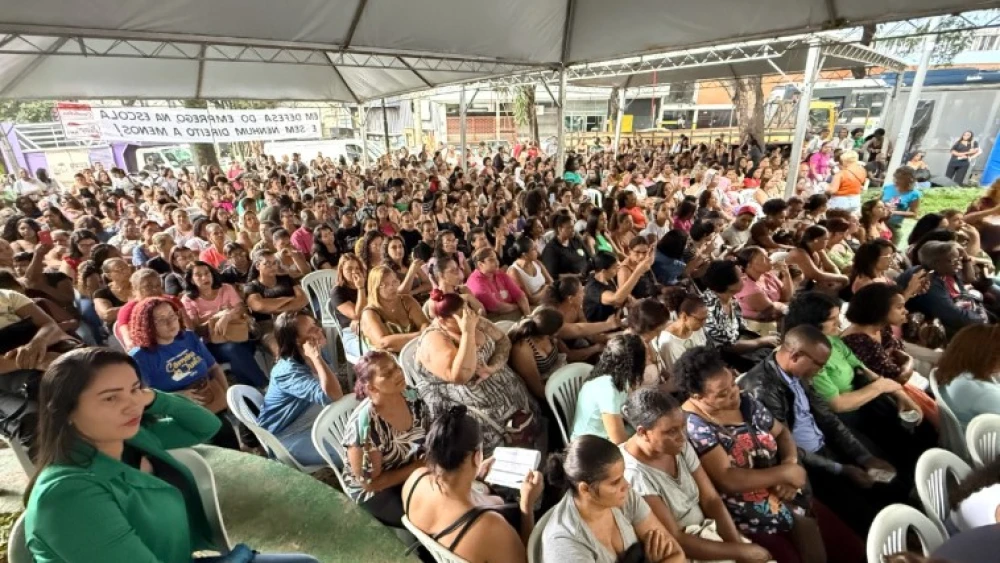 Greve de terceirizados da educação municipal de BH é mantida até sexta-feira