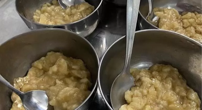 Cozinheiras de 215 escolas de BH participam de curso sobre alimentação de bebês