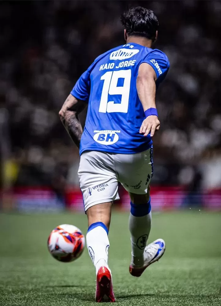 Kaio Jorge decide nos acréscimos e leva Cruzeiro à final do Mineiro