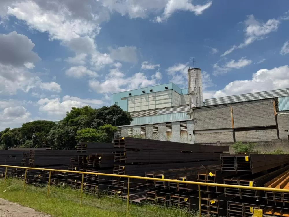 Colaborador de empresa metalúrgica morre após queda de vigas em Contagem