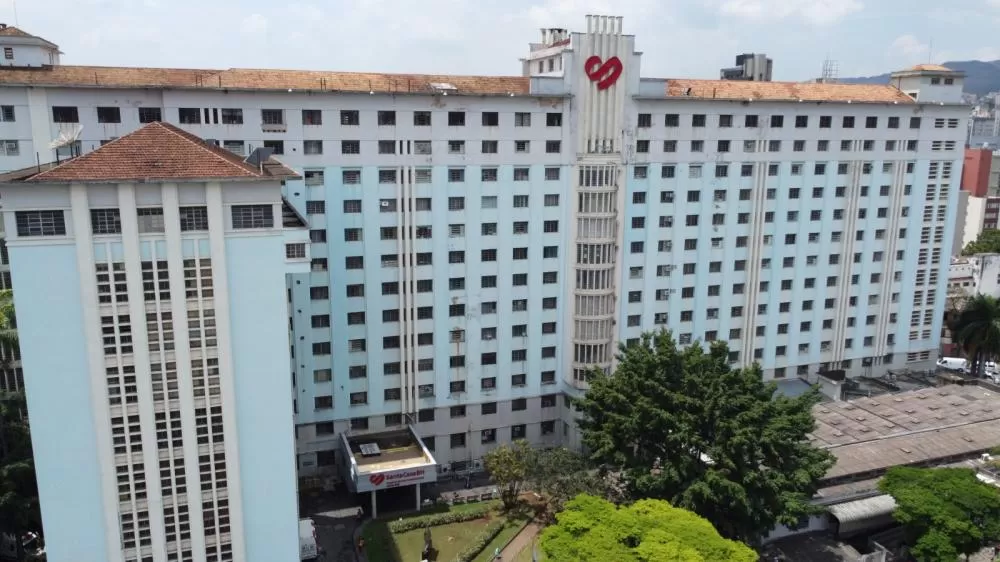 Santa Casa BH apresenta avanço da restauração da fachada e projeta nova fase de modernização