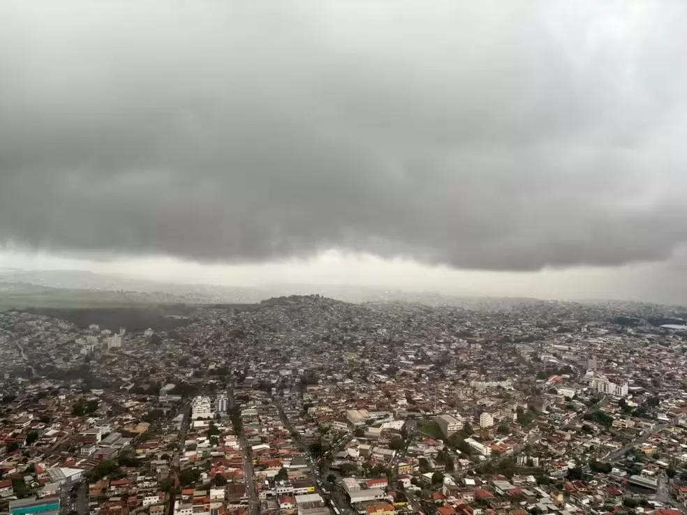 Inmet coloca 126 cidades de Minas Gerais em alerta para chuvas intensas