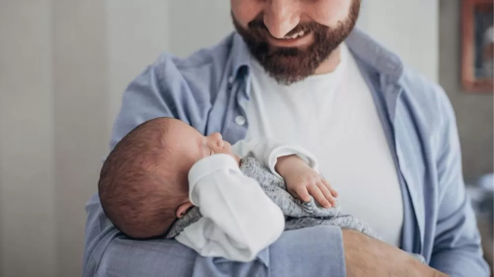 Senado aprova projeto que amplia licença-paternidade para até 20 dias no Brasil