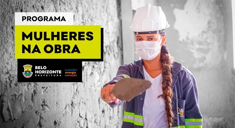 Prefeito de BH assina projeto que cria auxílio e capacitação para mulheres na construção civil