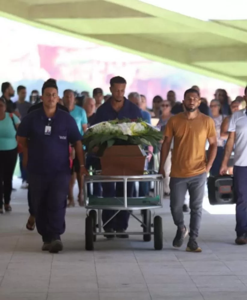 Família se despede de jovem arrastado por enxurrada em Sabará