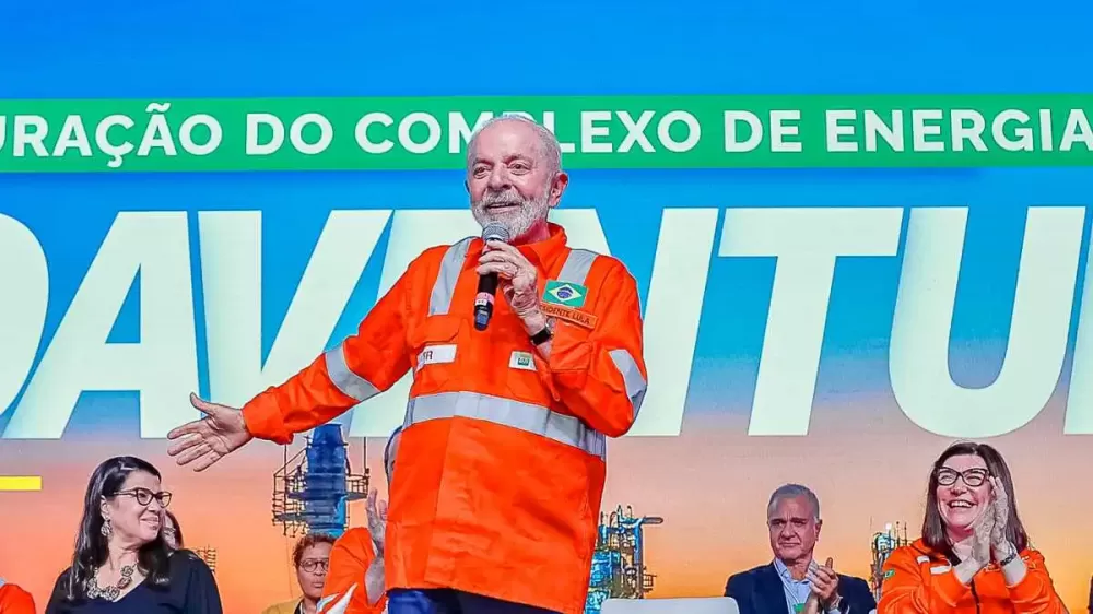 Lula inaugura usina solar da Petrobras em Betim e anuncia R$ 9 bilhões em investimentos em Minas