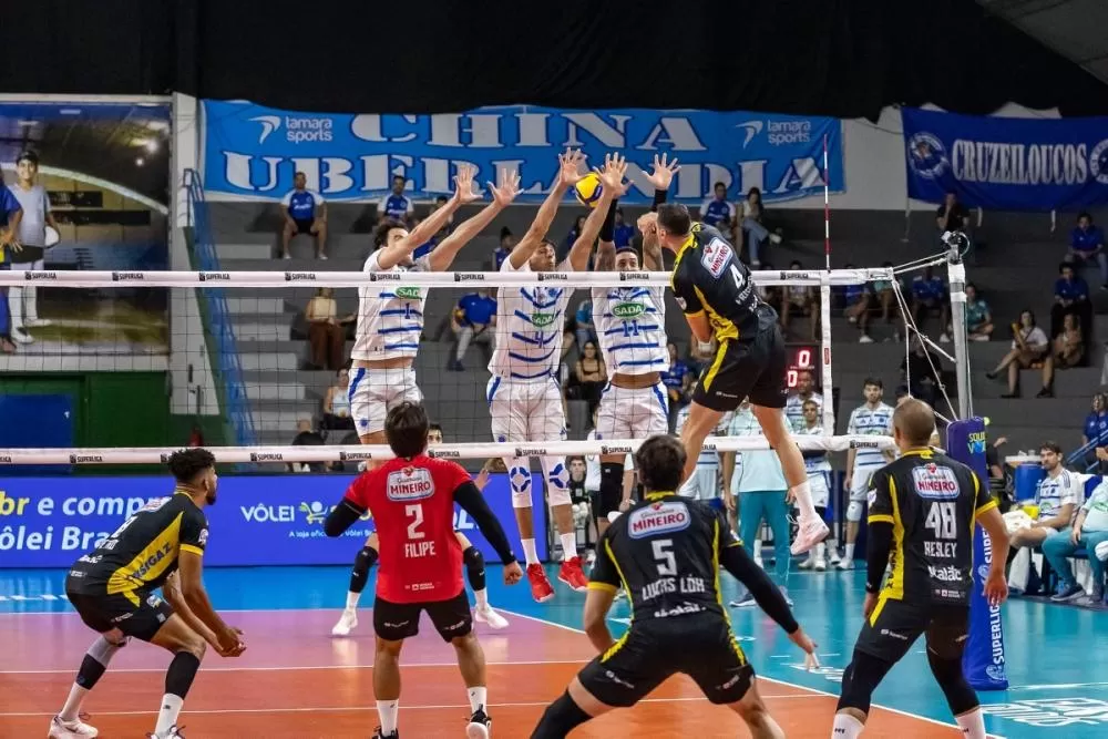 Praia Clube vence Cruzeiro no tie-break em jogo equilibrado