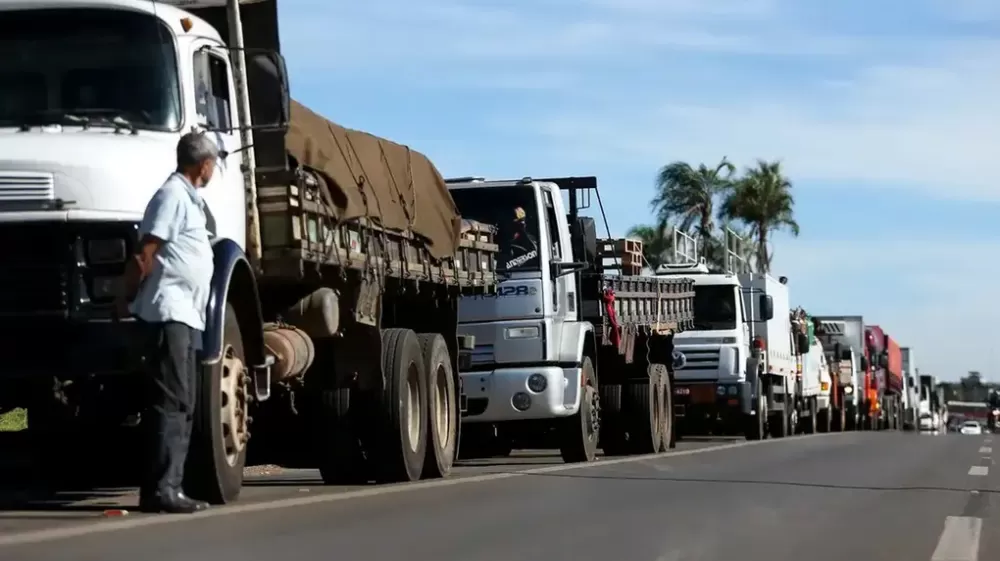 Governo federal abre diálogo com caminhoneiros para ouvir demandas da categoria