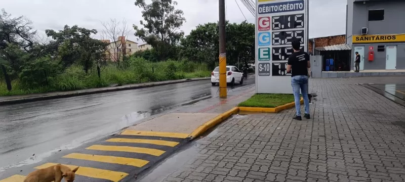 Procon intensifica fiscalização em postos após alta nos combustíveis em Contagem