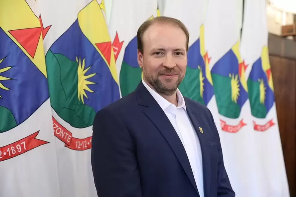 Secretário de Saúde de BH deixa cargo; economista assume a pasta