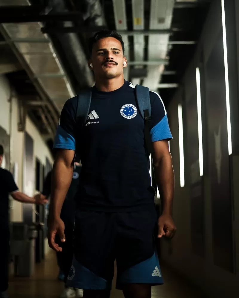 Após o corte de Alex Sandro, Kaiki é convocado para a Seleção Brasileira