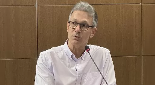 Zema propõe lei que autoriza bônus de até quatro salários a servidores da Fazenda em MG