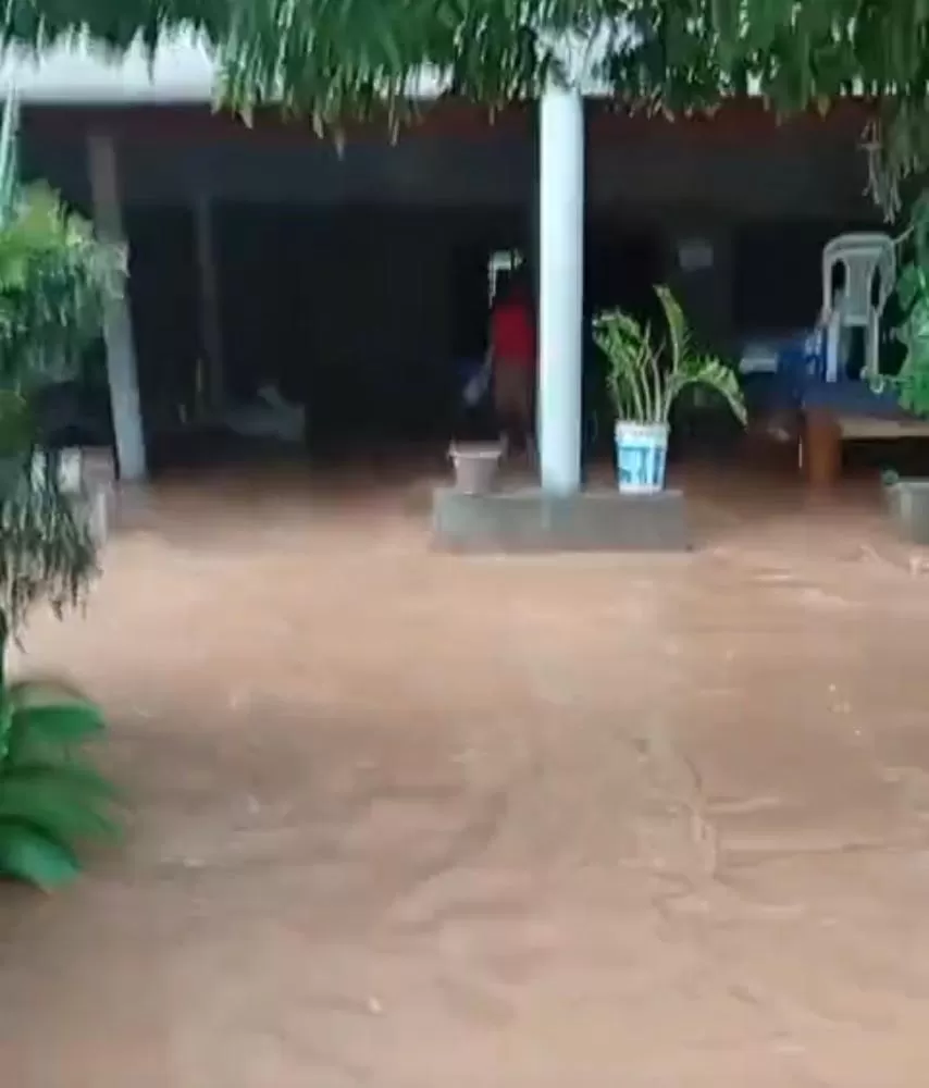 Temporais isolam comunidades rurais e deixam moradores ilhados no Norte de Minas