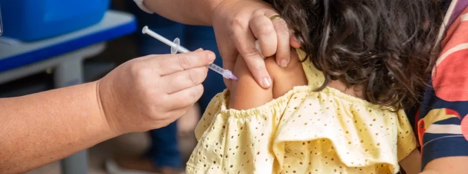 Minas Gerais cria reconhecimento para municípios e escolas que ampliam vacinação
