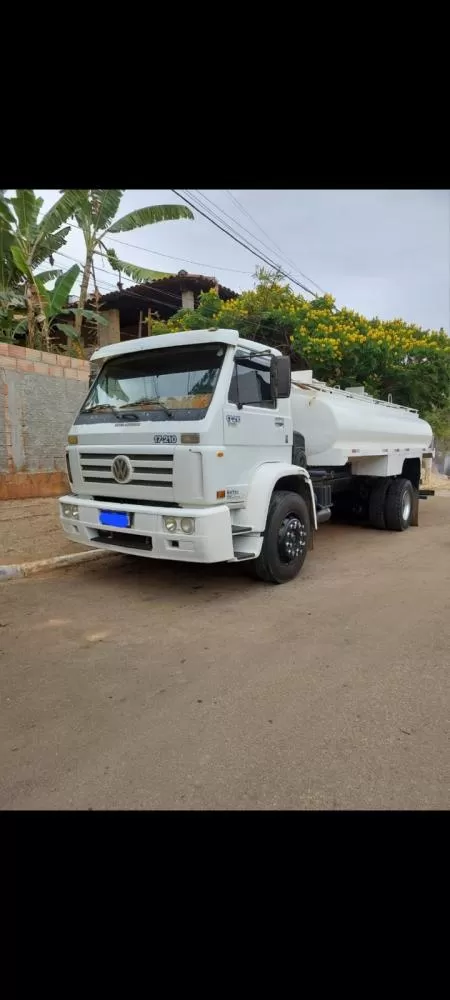 Caminhão Pipa do Pedro garante abastecimento de água potável em toda a região do Vetor Norte