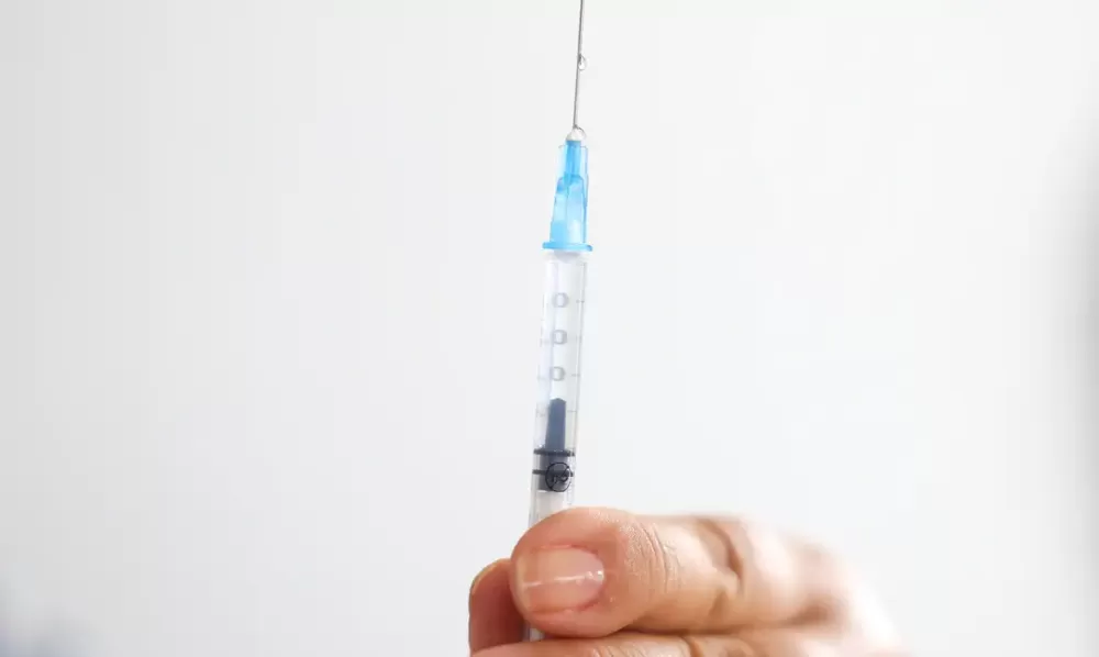 Pesquisa aponta baixa proteção de adolescentes contra HPV no Brasil, apesar de vacina gratuita