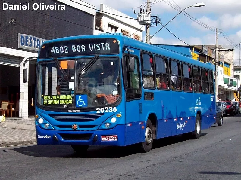 Motociclista agride motorista de ônibus após discussão no trânsito, em Belo Horizonte