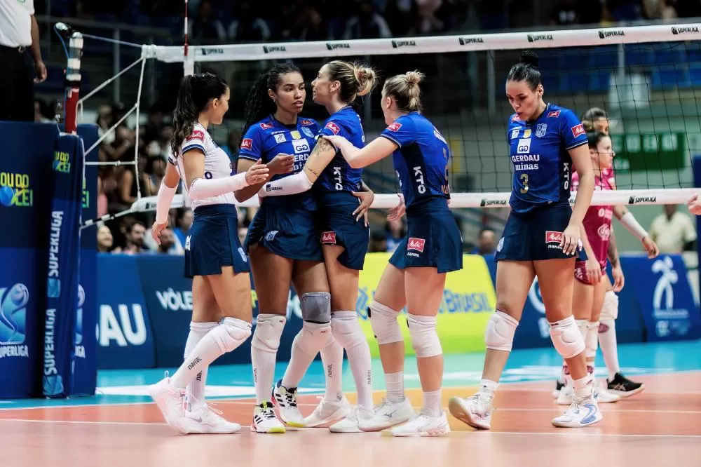 No primeiro confronto das quartas de finais da Superliga Minas domina o Maringá e vence por 3 a 0