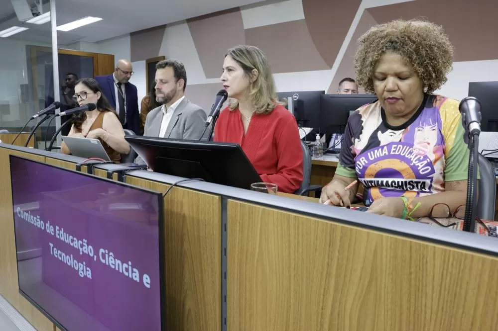 Candidatos denunciam falhas em perícia de concurso e cobram explicações na ALMG