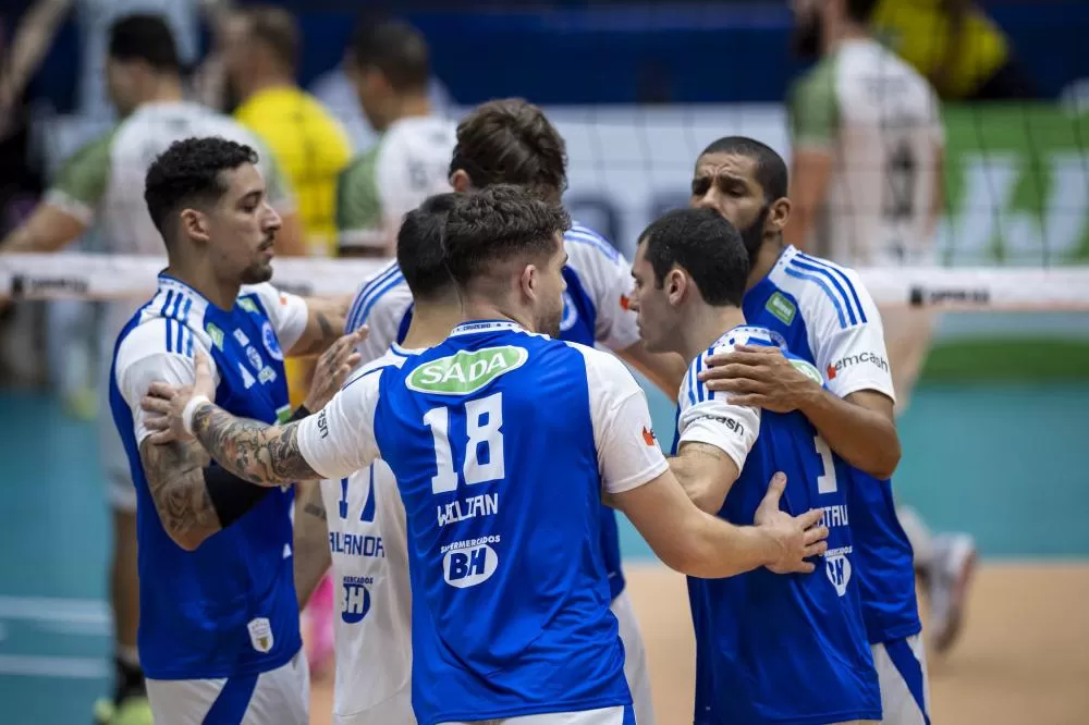 Cruzeiro domina o Goiás e abre vantagem nas quartas da Superliga