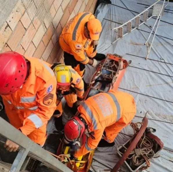 Choque de quase 14 mil volts deixa trabalhador com queimaduras graves