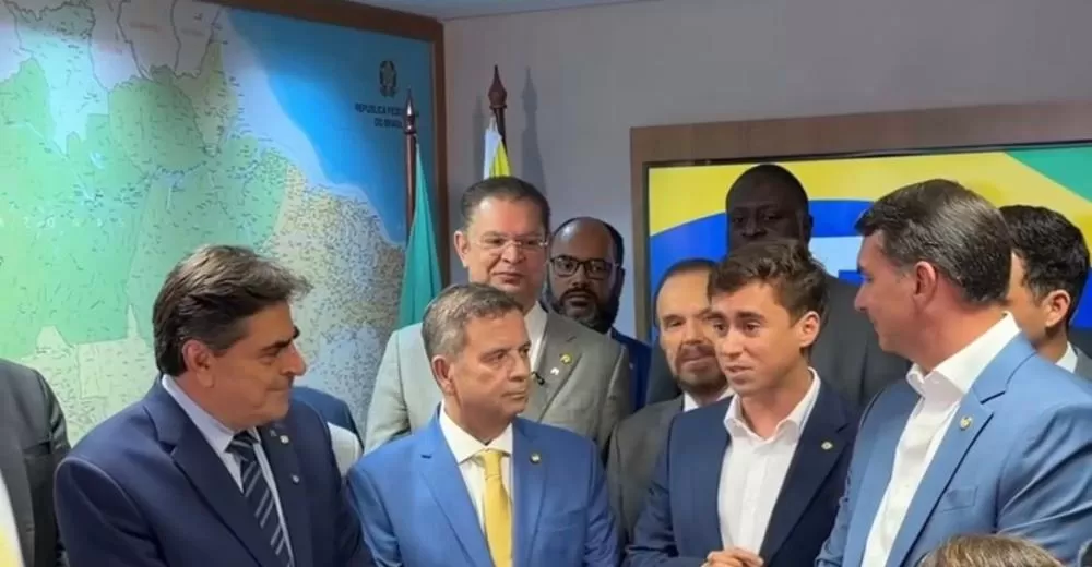 PL reúne Flávio Bolsonaro, Nikolas Ferreira e Domingos Sávio em Brasília com foco em 2026