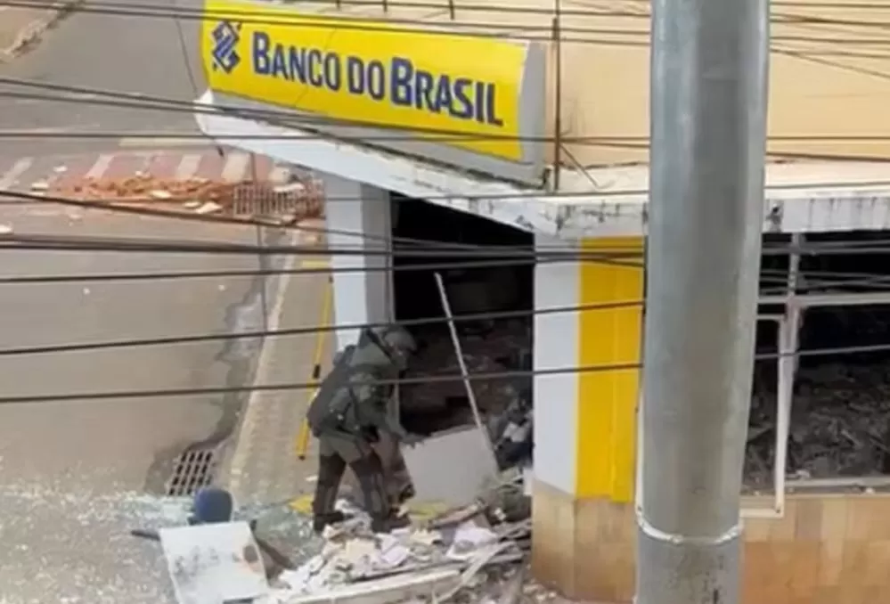 Explosão a banco na Zona da Mata termina com três suspeitos localizados após fuga com malote