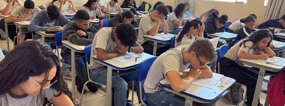 Simulado do Enem mobiliza 400 mil alunos em MG e reforça preparação para o exame