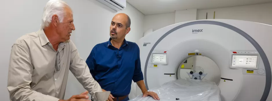 Governo de Minas entrega tomógrafo no Serro e amplia acesso a exames na região