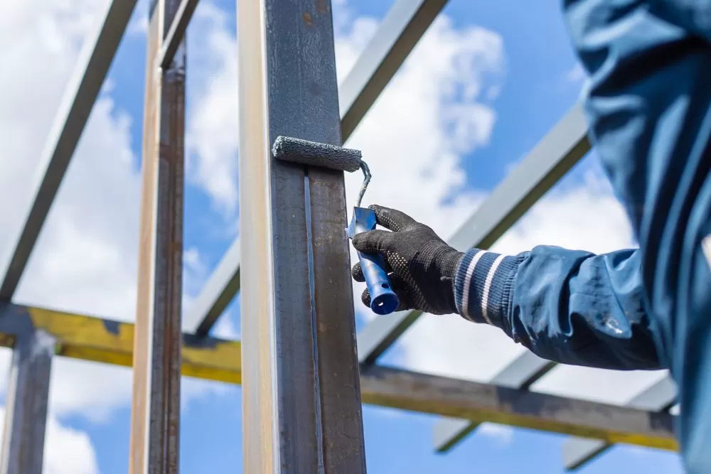 Justiça mantém indenização a pintor e afasta responsabilidade de empresa de energia