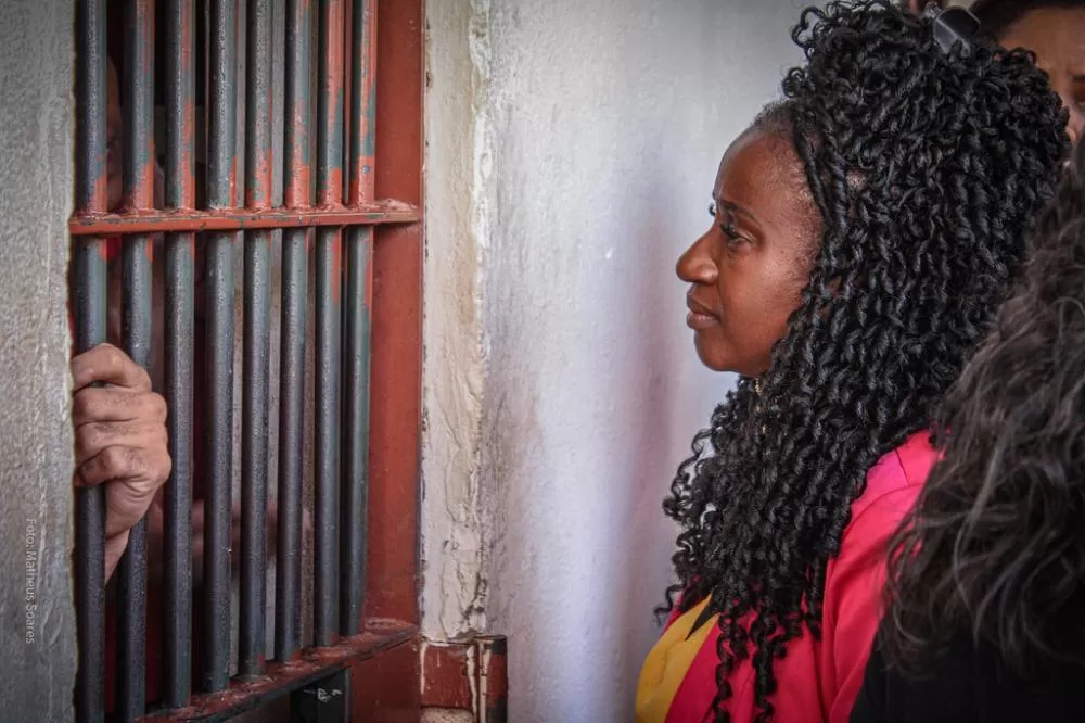 Deputada Andréia de Jesus aciona MP por déficit de 30 mil vagas no sistema prisional de MG